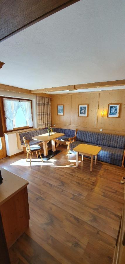 Pension Appartements Via Claudia Lermoos Kültér fotó
